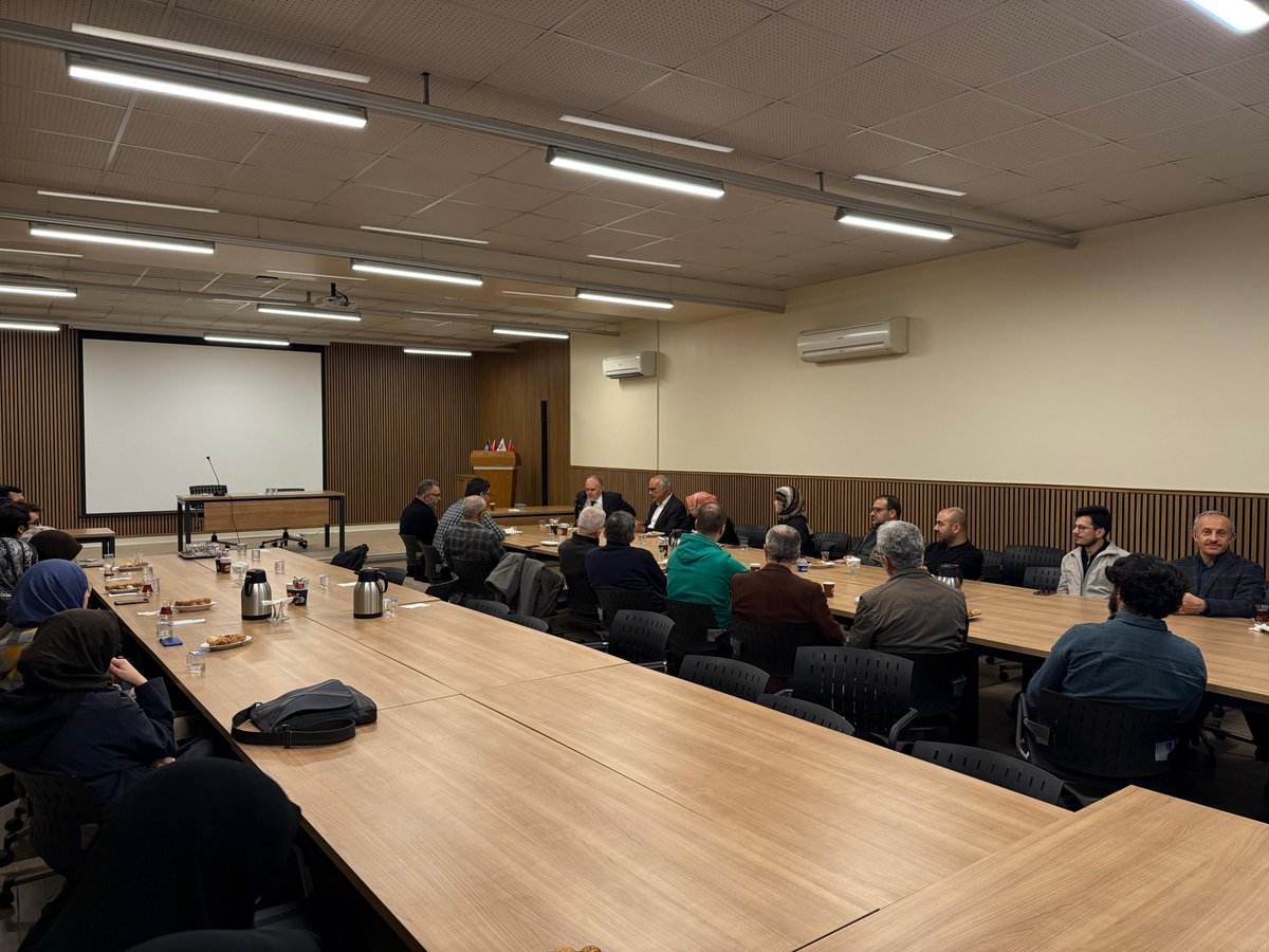 Arap Dili Vefa Buluşmaları'nın ilkinde Prof. Dr. Ahmet Turan Arslan hocamızı ağırladık.

…diliedebiyati-etkinlik.marmara.edu.tr/allevents