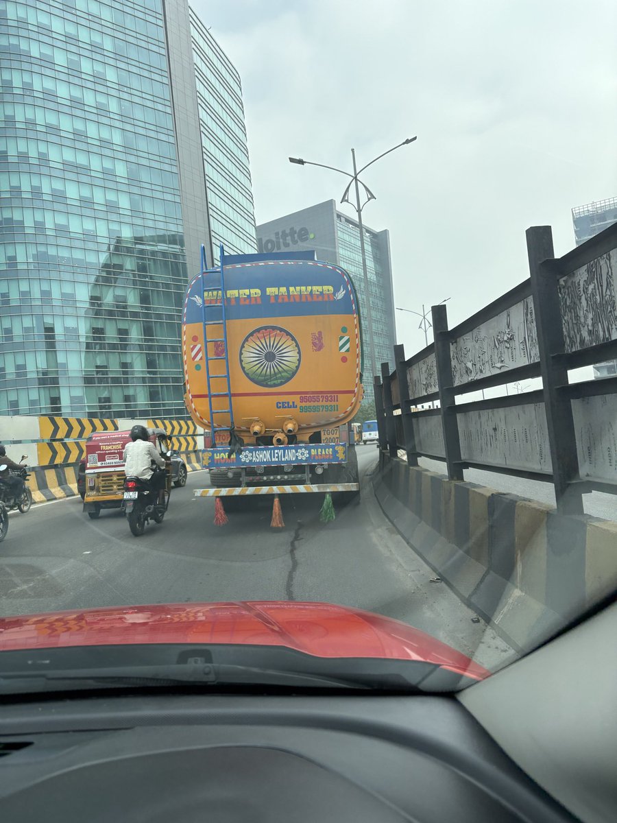 vivekrajeevr's tweet photo. Heavy vehicles are not allowed on flyover @hydtrafficpol please take care https://t.co/kOXEJm6NeY