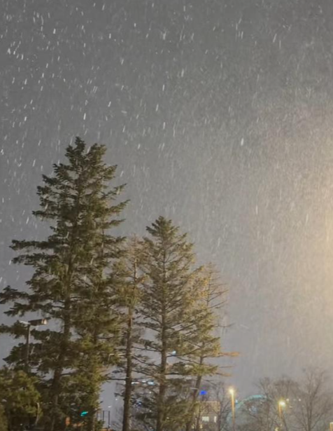 AboutMusicYT's tweet image. South Korea has experienced the first snow of the season today

The First Snow by EXO rises up the charts at the moment.