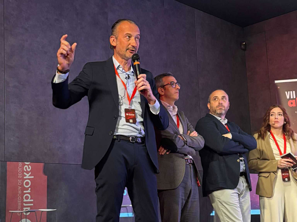 codeoscopic's tweet image. Participamos en la Convención de @albroksa 🙌

Ángel Blesa y Santiago Abadía han compartido con los asistentes las últimas novedades de #TesisBrokerManager, #Avant2Sales e #Integra

Muchas gracias por contar con #Codeoscopic en este gran evento🤝✨

#SectorAsegurador #mediadores