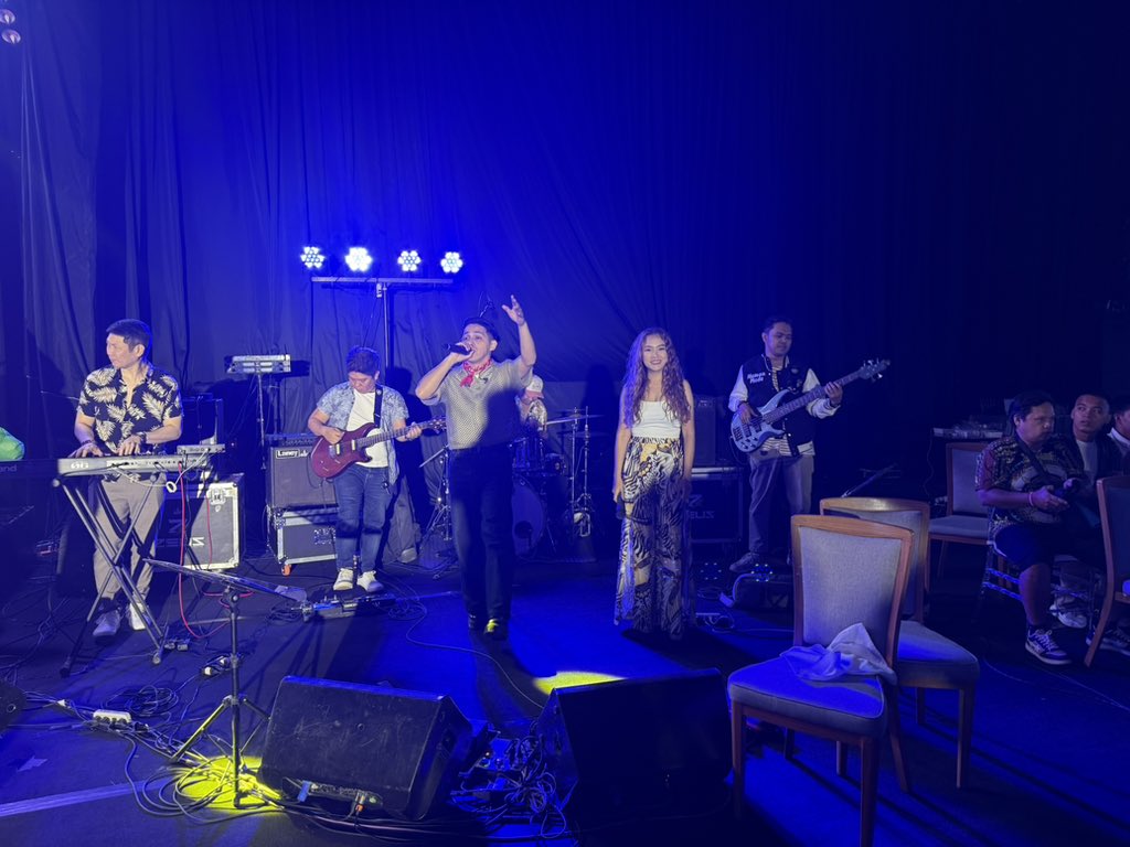 korde_band's tweet photo. Davao Famous Christmas Party 2025
12.02.25

📍 Arcadia Event Center

Dah hang salamat, Davao Famous! Until the next jam. ❤️🎶

#korde #kordegigs #davaoband #xmaspartyevent #davaoevents  #kordeband https://t.co/XyajN1oHhq