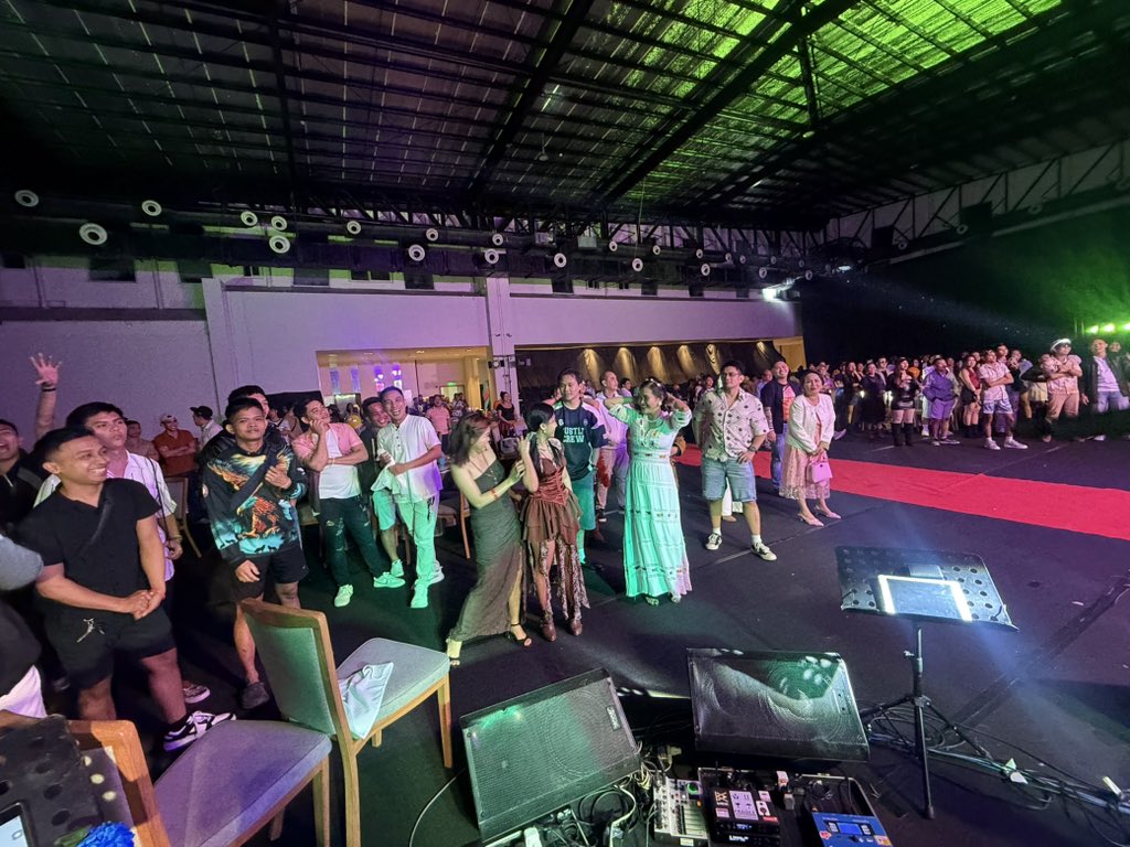 korde_band's tweet photo. Davao Famous Christmas Party 2025
12.02.25

📍 Arcadia Event Center

Dah hang salamat, Davao Famous! Until the next jam. ❤️🎶

#korde #kordegigs #davaoband #xmaspartyevent #davaoevents  #kordeband https://t.co/XyajN1oHhq