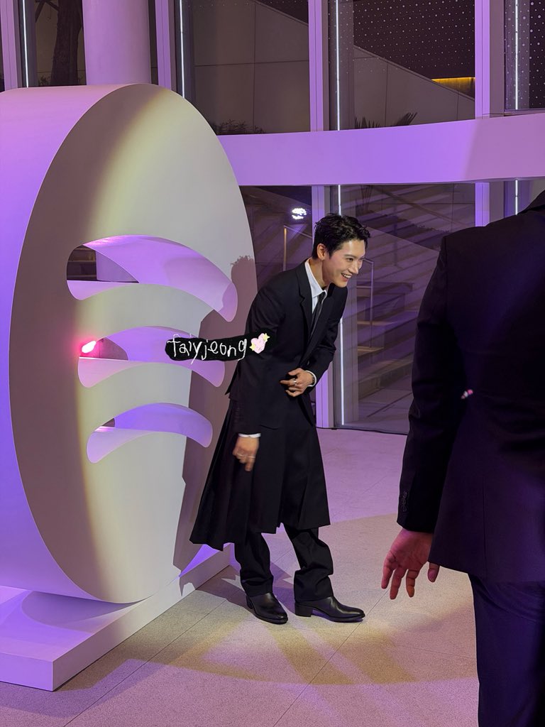 faiyx03's tweet image. หล่อเท่แค่ไหน หลุดยิ้มปุบกลายเป็นน้องลูกเตนล์ของแม่

#TENxSpotifyTH25