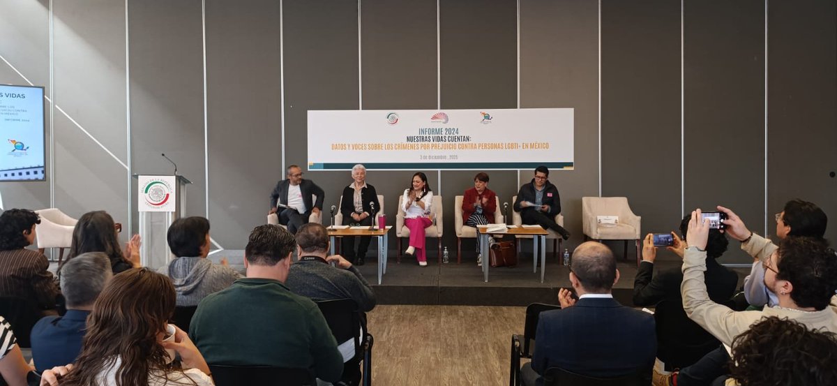 La presentación del Informe sobre Crímenes contra personas LGBT+ contó con la participación de las Senadoras @KarinaRuiz y <a href="/amaliagarciamx/">Amalia García Medina</a> y los comentarios de <a href="/CamiloVicenteOv/">Camilo Vicente Ovalle</a> y @claudiabarron. Con la presencia del funcionariado de varias instituciones y organizaciones sociales.