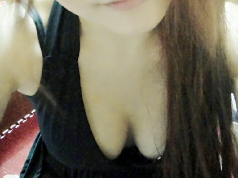 AsiaTWSaSa's tweet photo. 小露兩顆給你吃 https://t.co/Flx9Bxc3bt
