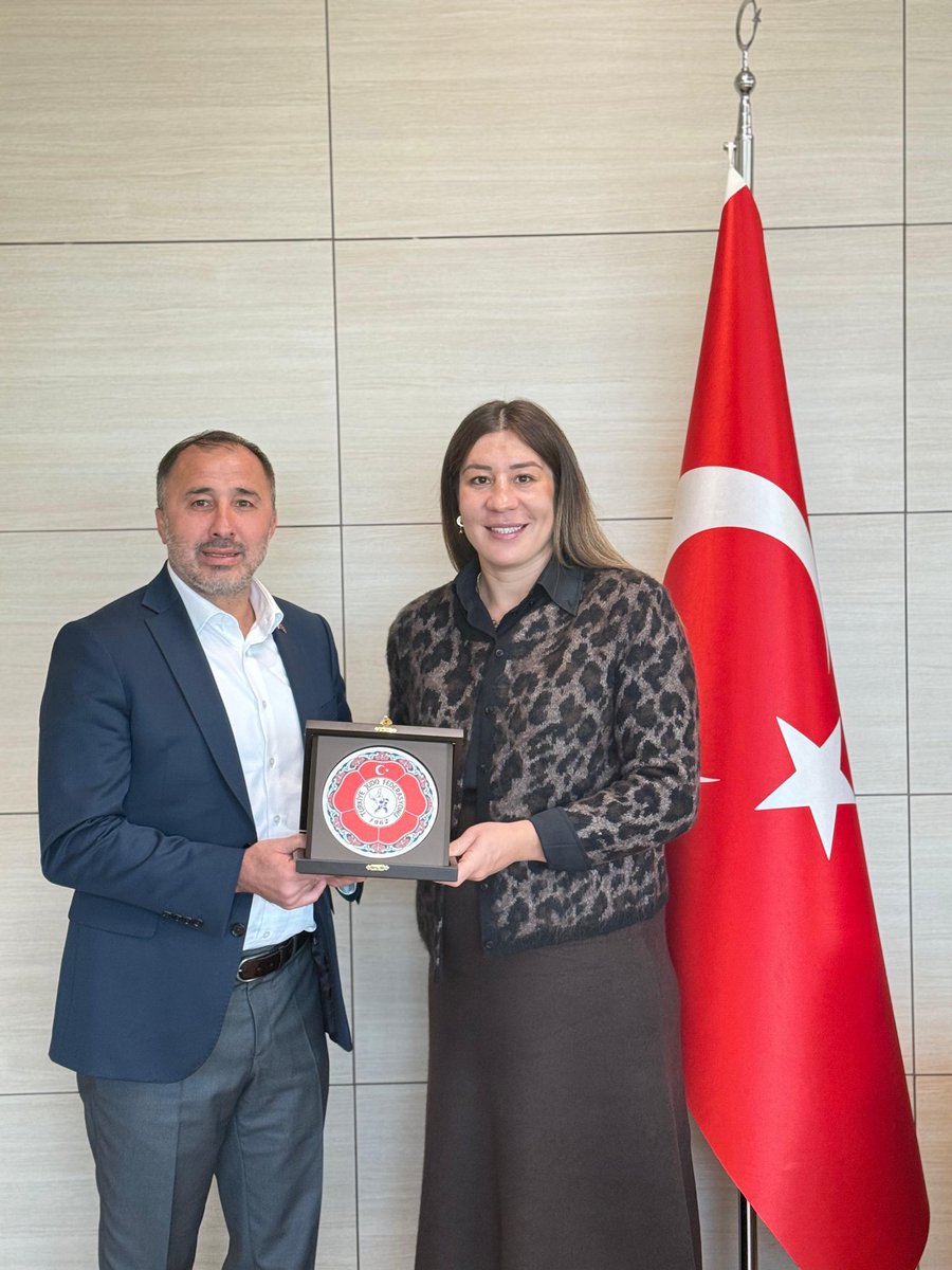shuysuz's tweet image. Gençlik ve Spor Bakanlığı Spor Genel Müdür Yardımcılığı Görevine Atanan Çok Değerli Spor Kadını Eski Milli Güreşçimiz Yasemin Adar Yiğit’e Hayırlı  Olsun Ziyaretinde Bulunarak Yeni Görevinde #judo Camiamız Adına Başarılar Diledim🤲🇹🇷 @turkjudo