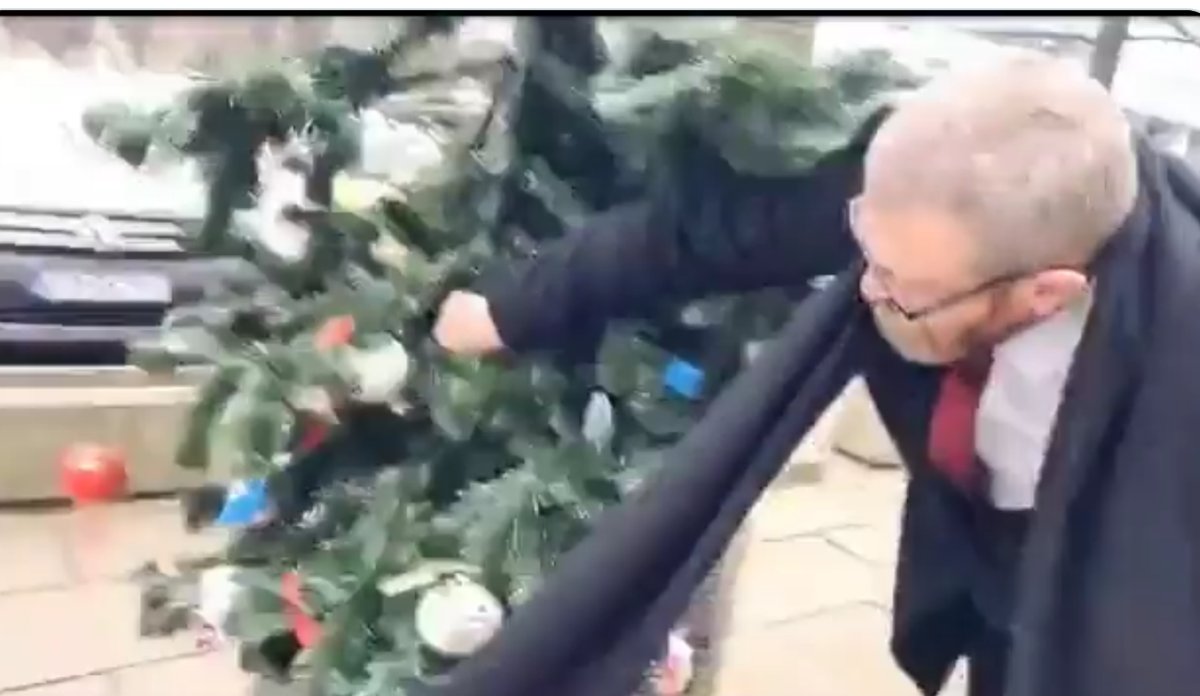 PlatekZbozowy's tweet photo. TAK, BRAUN MA PO PROSTU INNE POGLĄDY XDDDDDDDDDD

uciszyć, zniszczyć, zlinczować, zdelegalizować, usunąć, spalić https://t.co/YVSz4Blq2c