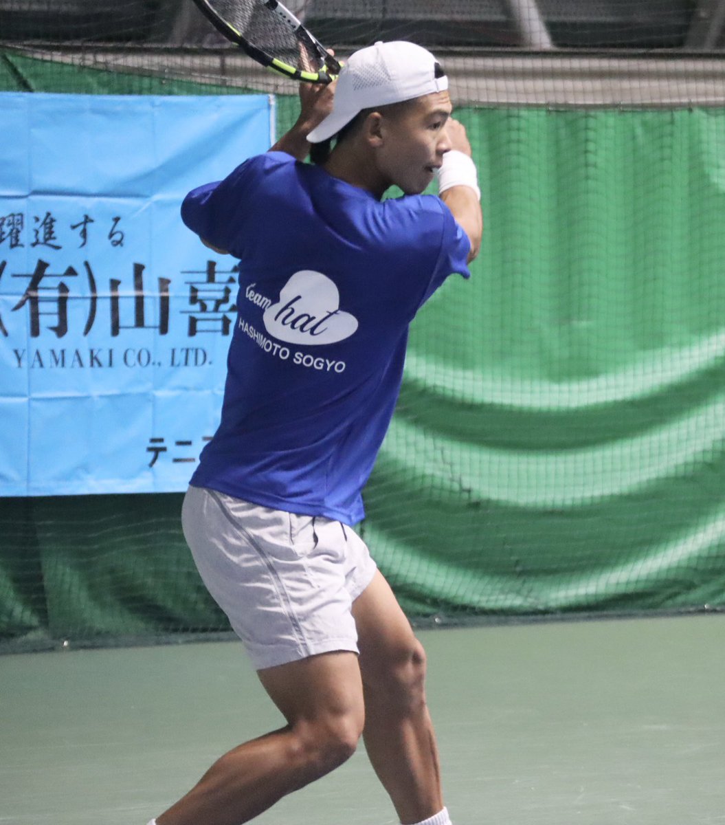 yakko560's tweet photo. #日本リーグテニス
#1stステージ
#litu #リートゥ
#橋本総業ホールディングス
オージー対決となったクブラーとの試合、
途中会話したり笑顔も見せながらプレーしていたリー・トゥ、片手バックやスライスの使い方がカッコ良かった👍
フルセット、マッチタイブレークで惜敗でしたが爽やかでした👏 https://t.co/Dpg3hb6IRy