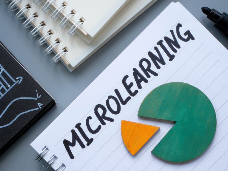 wwwe_gmbh's tweet image. 🚀 Keine Zeit für Weiterbildung? Microlearning zeigt, wie’s geht: kurze Einheiten, schnelle Erfolge, überall und jederzeit. Warum kleine Lernschritte im Job so wirkungsvoll sind und wie du sie in deinen Alltag integrierst: tinyurl.com/2jzymav4 #MicroLearning #Weiterbildung