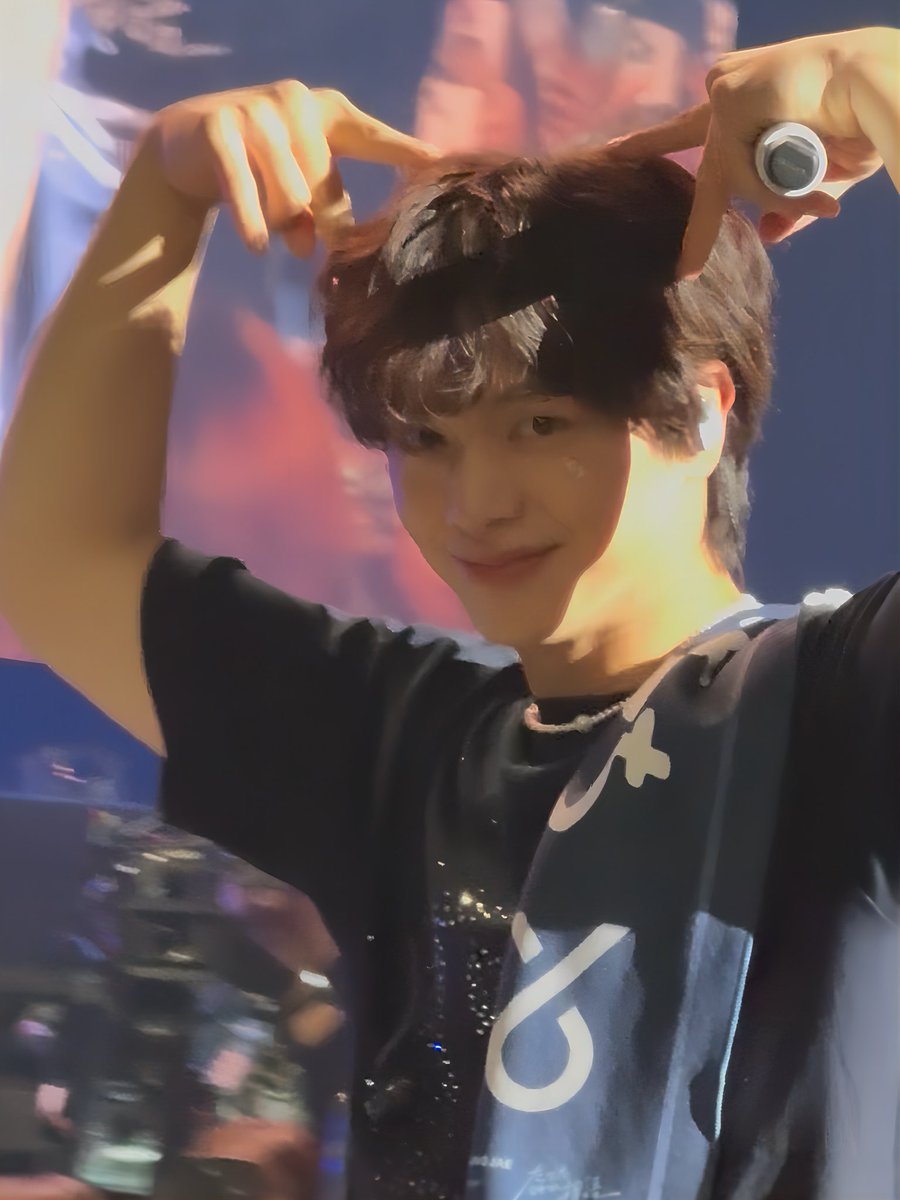 いつも平日にきてくれるのでソンジェとの相性はいいもののお世辞にも席運はいいとは言えないわたしが目の前で素敵な歌声を浴びてしまい、幸せすぎて半分記憶喪失。30秒ってあっという間で、でも時が止まったようで。忘れられない思い出がまたひとつ増えたなぁ。たくさん日本にきてくれてありがとうね。