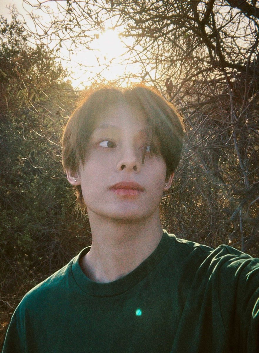 cortisshinez's tweet photo. Winter ❄️                         Summer 🌞 https://t.co/6dD13GXGCO