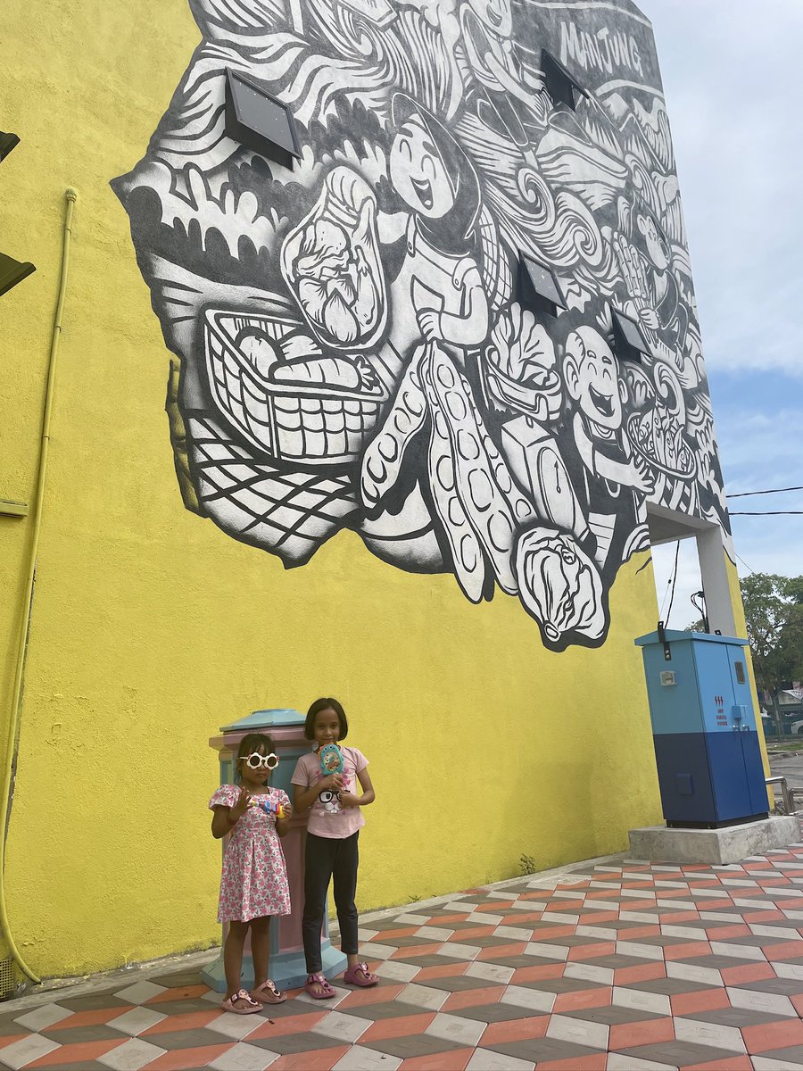 kynzainul's tweet photo. Dua ketul ni lah pelengkap cerita hidup mommy. Takkan lah tak syg kan. Nak kuar kan berdua ni punya kene bedah 7 lapisan. Mommy pun manusia biasa. Bila melt down jadi otak pun jammed. Maaf kan lah mak kamu yg kdg sabar nya menipis 😘😘🤍🤍 https://t.co/GgqDcBd4np