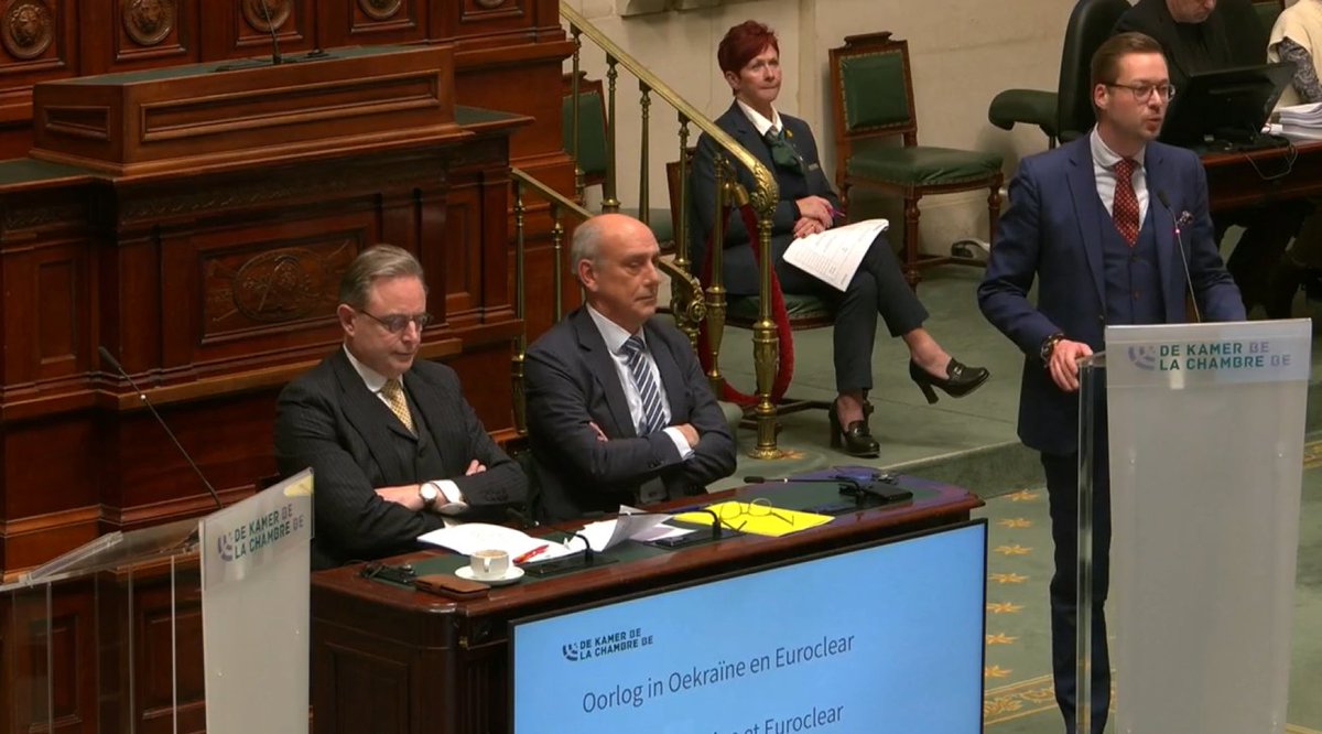 "Uw Europese schoonmoeder, Ursula von der Leyen, wil u schaakmat zetten, premier. Ze wil uw veto, en daarmee de bescherming van de belastingbetaler in dit land, gewoon uitschakelen. Kunt u ons garanderen dat u niet zult buigen?" <a href="/WouterVermeersc/">Wouter Vermeersch</a> #DeKamer