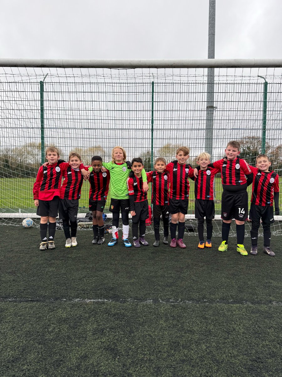 4th out of 16 teams today for the Year 4 boys. A considerable amount of progress made in how well they played and we’re really proud of them. Only conceded 2 goals in 8 games whilst scoring 8 goals 

The future is bright for the Youth Academy 🫶🏼
#VamosLeeChapel #YouthAcademy