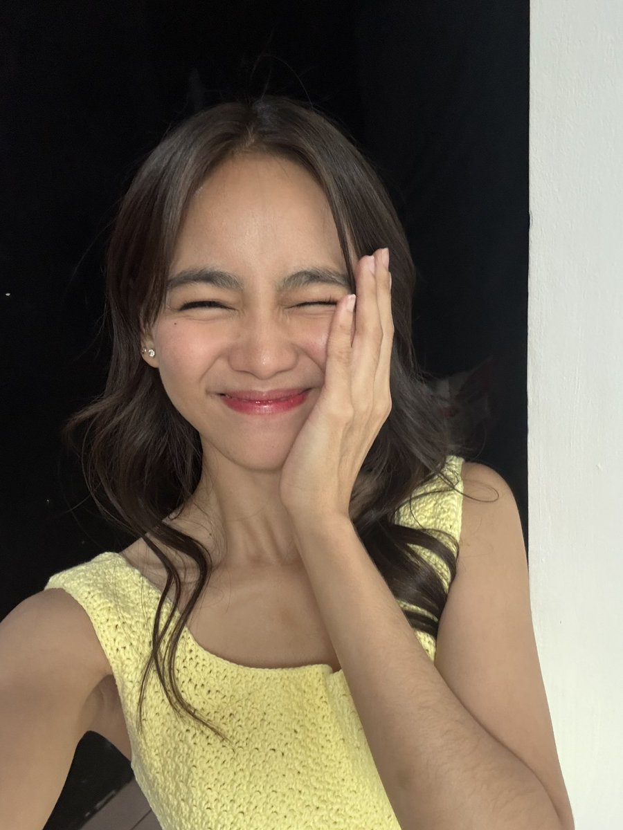 VivaOnePH's tweet photo. Our yellow ˚ʚ♡ɞ˚

eatmore2behappy’s Ang Mutya ng Section E: Book 2 – The Dark Side Pilot Episode, streaming 12MN only on #VivaOne! 

#AMNSEBook2TheDarkSidePilotEpisode #AMNSEWelcomeBackToSectionE #HVISBackToSchool #AMNSEBook2 #AshtineOlviga #BidaKaDito https://t.co/4ehAkW9iBU