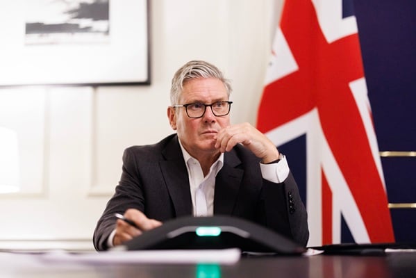 LondonLovesBiz's tweet image. Snap general election debate called by MPs as over 1m sign petition #GeneralElection - londonlovesbusiness.com/snap-general-e…