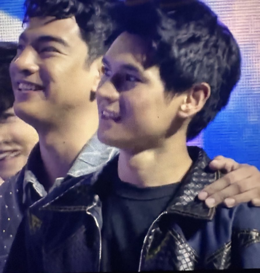 his reaction to david’s message 

a friendship like dustin and david’s ♡

DUSTIN YU GRAND FANFEST

#DustinYuXAromagicare #DestinyTheDustinYuExperience
