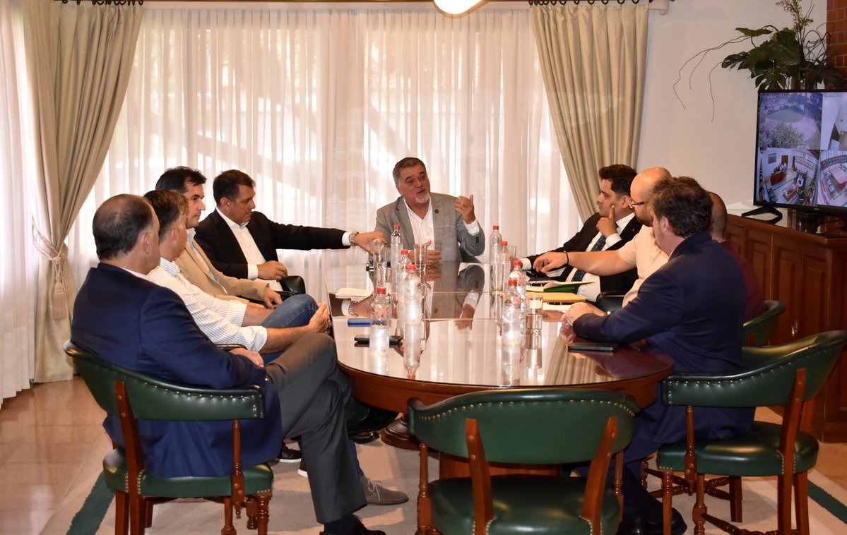 arp_py's tweet image. LA ARP RECIBIÓ LA VISITA DE UNA DELEGACIÓN EMPRESARIAL DE TURQUÍA

El encuentro se basó principalmente sobre las posibilidades que existen para las exportaciones de ganado en pie.
👉acortar.link/8P1Yen