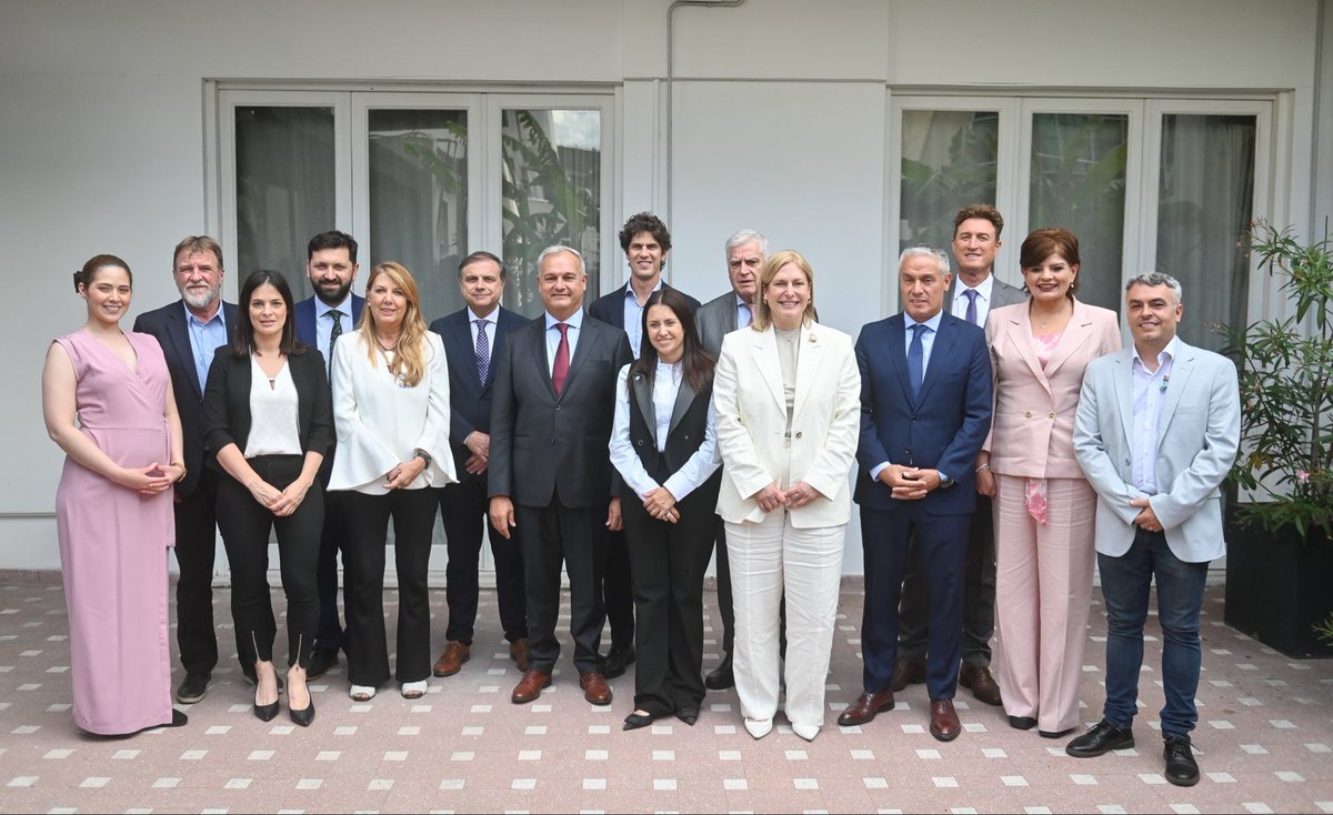 Somos los diputados y diputadas que conformamos el bloque Provincias Unidas, un espacio federal que cree en el diálogo. Vamos a trabajar en el Congreso para representar a quienes no se resignan y sueñan con una Argentina con más equidad y desarrollo.