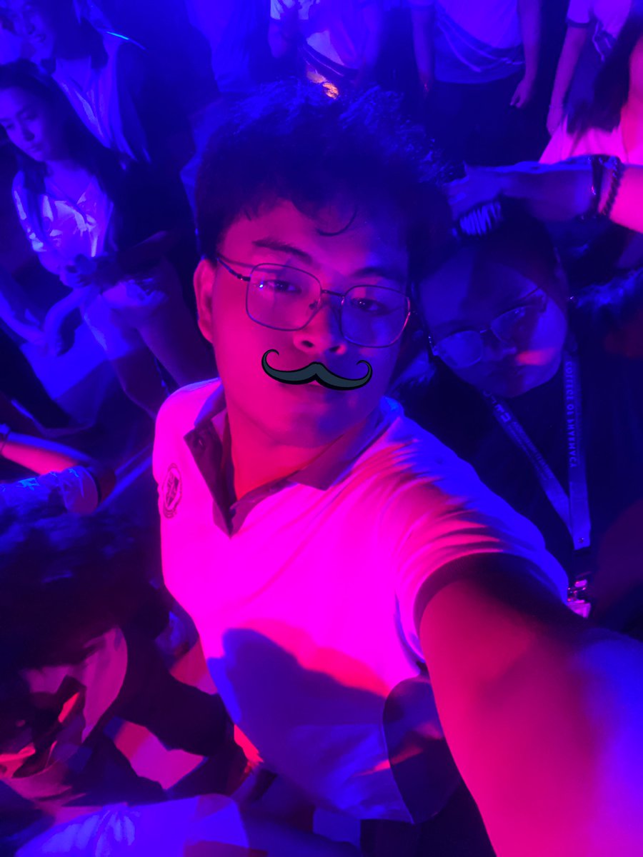 atomniley's tweet photo. Rave party-pharmacy days  

Pagod na naman sya😭 https://t.co/cMJNFw32iZ