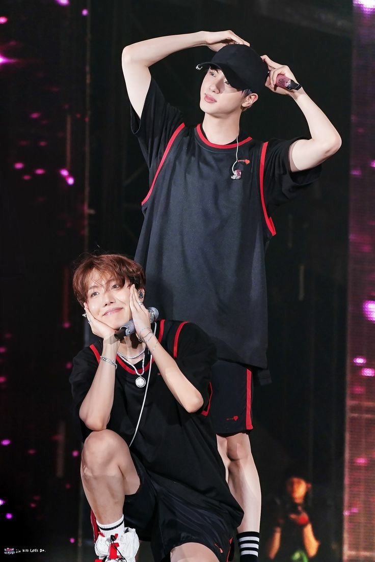 おやすみなさい😴 月と太陽 🌙(๑˘˘๑)︎︎︎︎︎︎︎︎︎☀️ #jhope