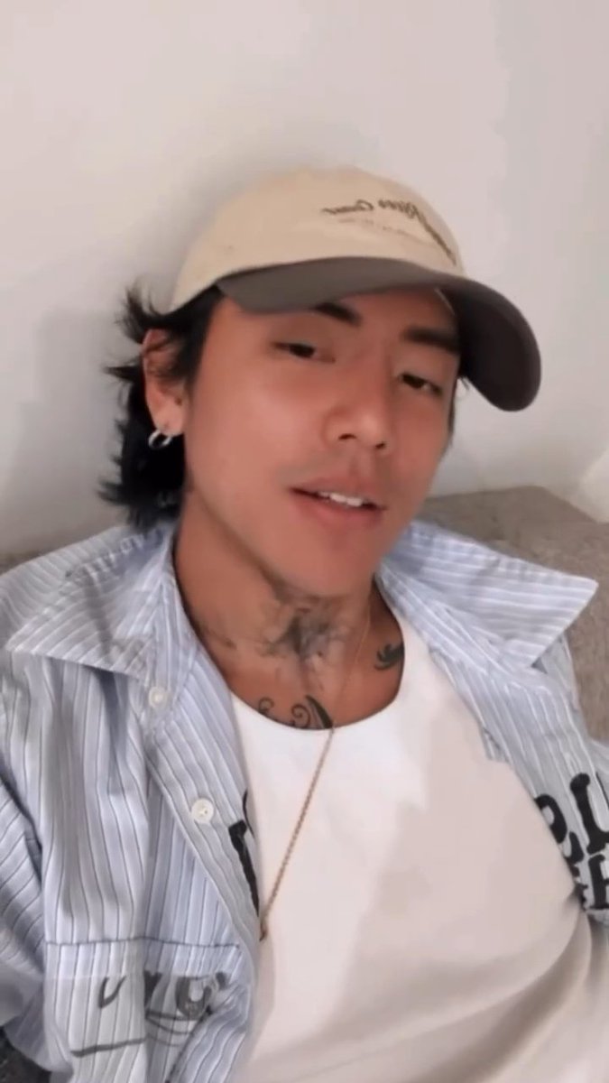 ︎ ︎ian. tweet media
