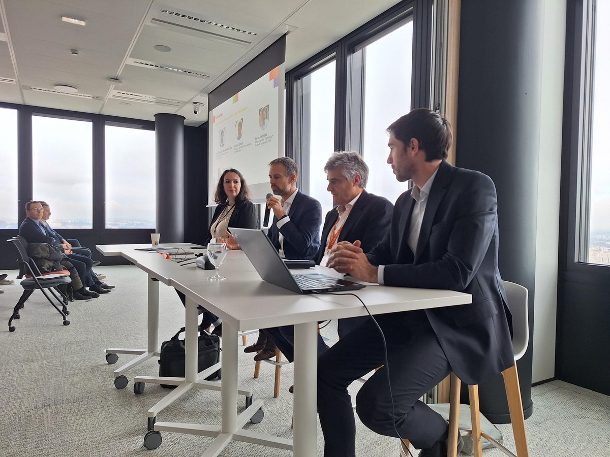 Conférence des #actuaires #AuRA <a href="/actuaires_IA/">InstitutdesActuaires</a> chez <a href="/ApicilGroupe/">Groupe APICIL</a> aux côtés de L. Sallot des Noyers et de M. Donio pour échanger sur les #investissements des #assureurs #ALM.
Une assistance importante sur un sujet d'actualité compte tenu du contexte budgétaire. #budget #spread