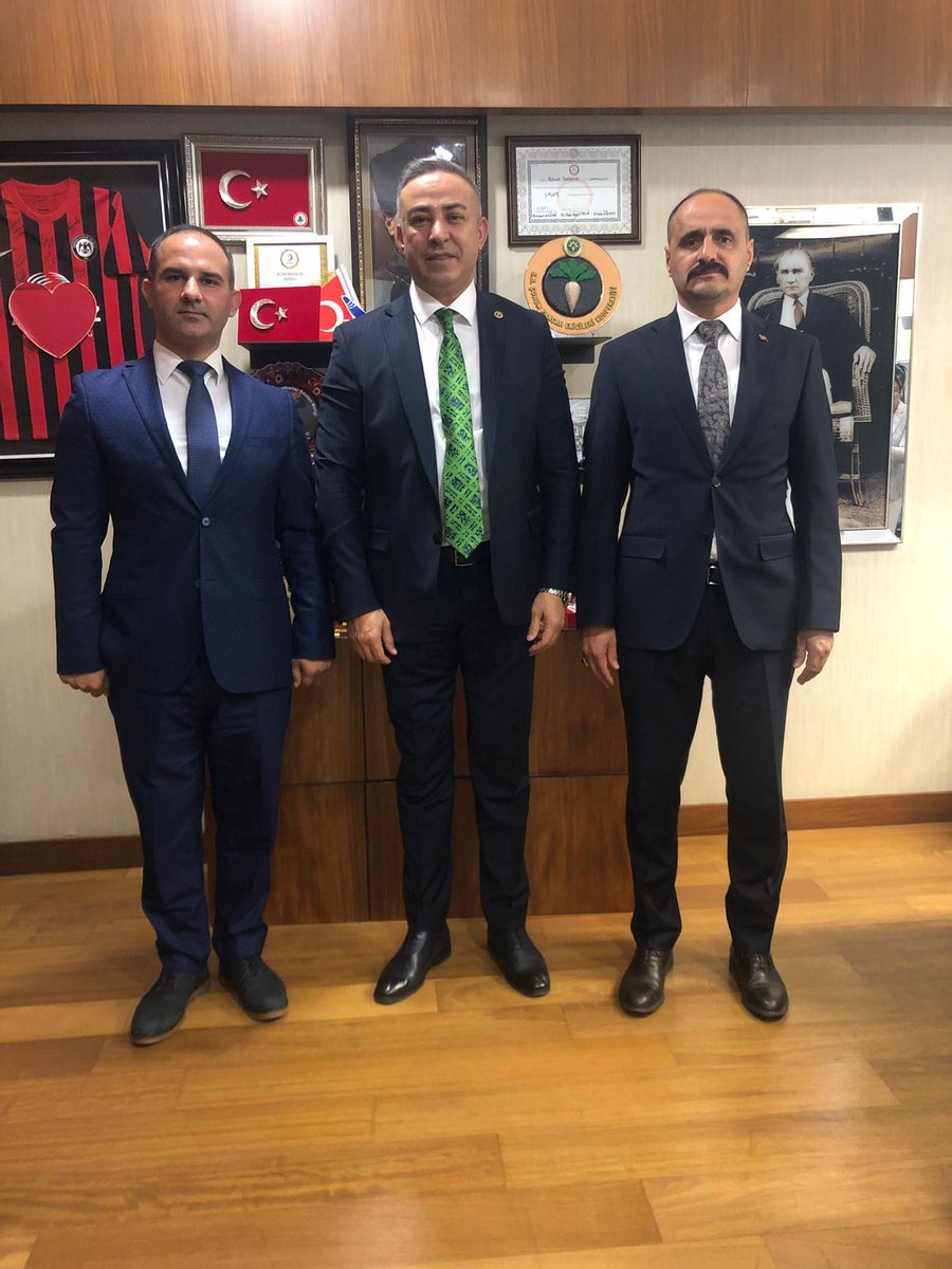 CHP Çorum Milletvekili
Sayın <a href="/m_tahtasiz/">Mehmet Tahtasız</a> vekilimizi ziyaret ettik.
Yıllardır duyulmayan feryadımıza ses olduğu, adalet mücadelemizde yanımızda durduğu için kendisine en içten teşekkürlerimizi sunuyoruz.

#eskiUzmanÇavuşlar 'ın hakkı için gösterilen her samimi duruş; bizim için