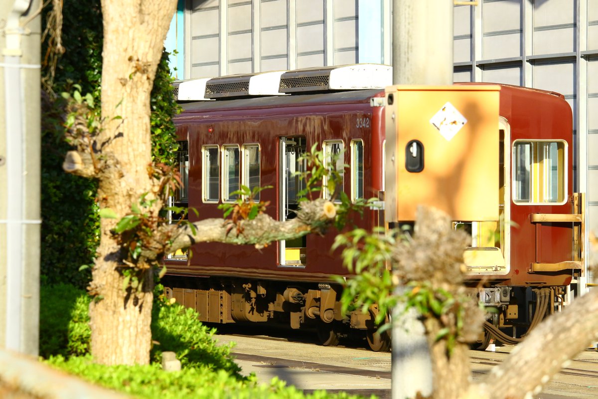 yuusaki00_'s tweet photo. '25-12/04-03
その後、人つてで、宝6013F入場してるということで正雀へ戻って撮影
6013Fの宝側4連自走入替(工場線)
早速搬出準備されている、単c3342
なぜか、工場線へ、入替している7032F
#阪急 #6013F #c3342 #7032F https://t.co/gw4JRiIJ4s