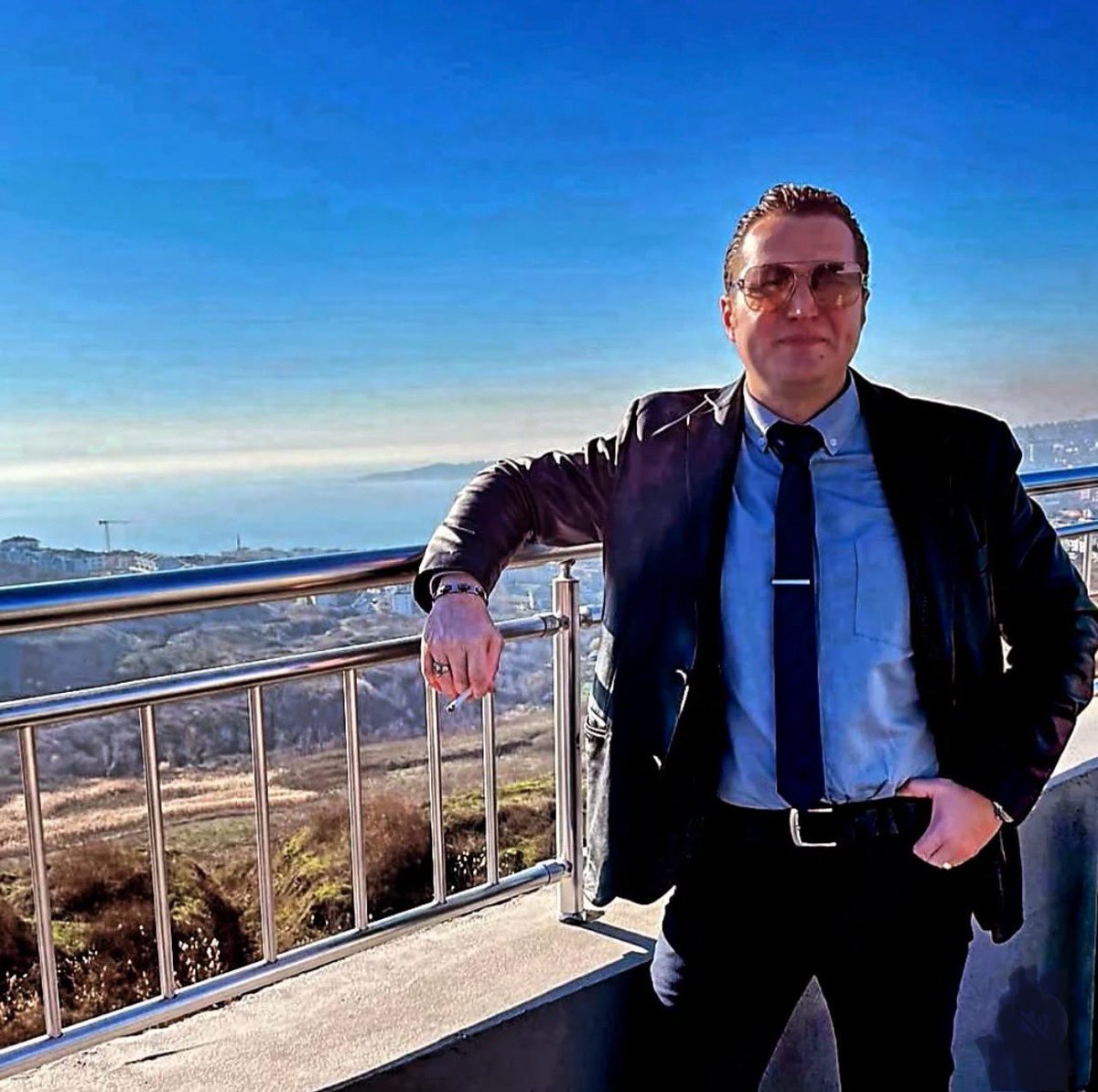 Cumhuriyet Savcısı Yavuz Engin, Türk Milleti'nin onurlu ve dimdik duran evladıdır.

Yanındayız Sayın Savcım!