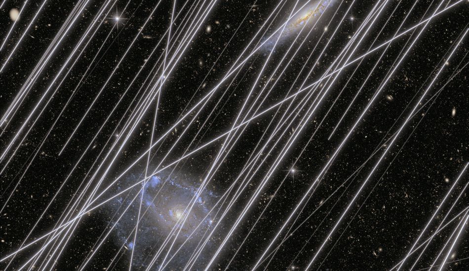 TechDropsNet's tweet image. A NASA study reveals satellite trails are increasingly disrupting Hubble telescope images, potentially hindering discoveries due to space overcrowding. #news  #Satellites #Hubble #Space #Pollution
Link: techdrops.news/post/satellite…