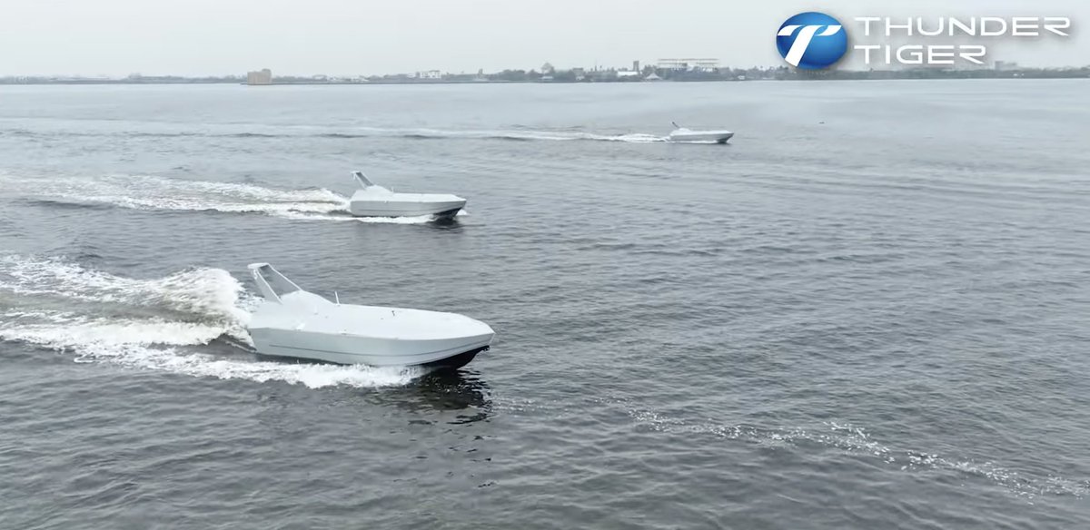 dronesdeguerra's tweet image. Thunder Tiger Group, un fabricante de drones taiwanés, operó simultáneamente seis drones marinos SeaShark desde una sola estación de control durante una prueba en el mar a fines del mes pasado, calificando la operación como un hito importante en el desarrollo de #USV en Taiwán.