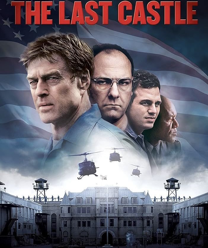 The Last Castle-2001

فيلم بالصدفة شاهدته ويا لها من تجربة عظيمة ، اغلب الأعمال اللي بتتناول فكرة السجن هدفها بالنهايه هو محاولة ايجاد طريقة للهرب منه ولكن فكرته هنا مختلفة ، بعد وصول جنرال الى السجن واتهامه نشاهد كيف يقلب المكان من بؤرة يتحكم بها آمر السجن في المساجين وكأنهم مثل