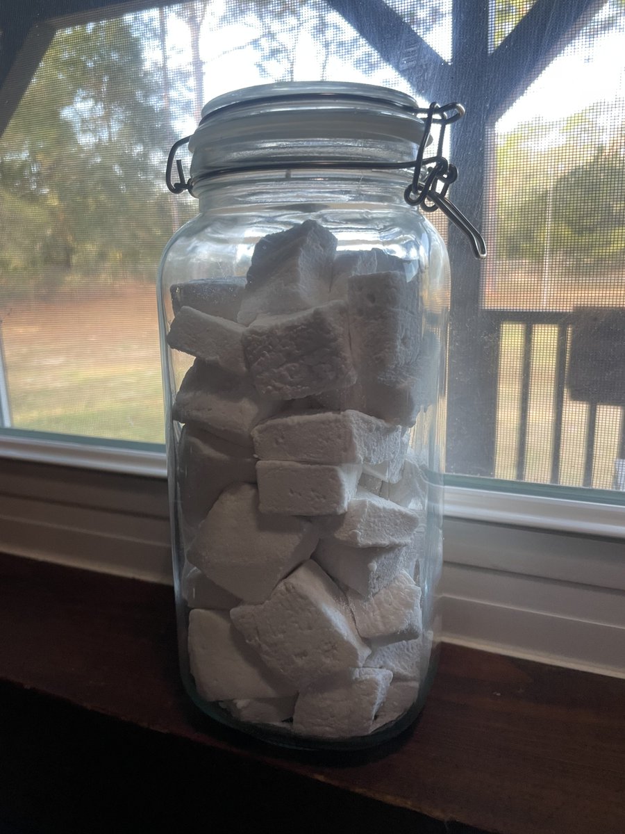 Yep. I figured that if it’s homemade Hot Cocoa time then we must need homemade Marshmallows !!!!