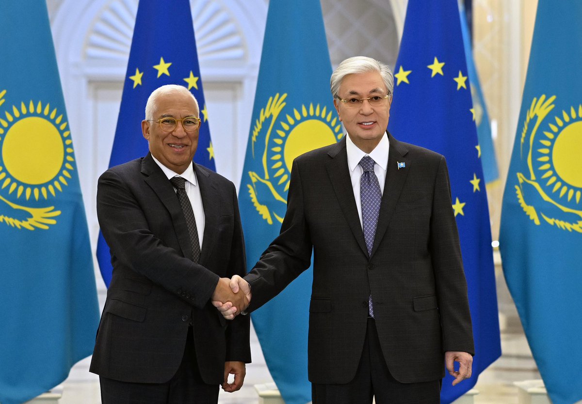 aqorda_press's tweet photo. 🇰🇿🇪🇺 President Kassym-Jomart Tokayev held talks with President of the European Council António Costa during his first official visit to Kazakhstan.

They reaffirmed the strong momentum of Kazakhstan–EU relations as they mark the upcoming 10th anniversary of the Enhanced Partnership and Cooperation Agreement between #Kazakhstan and the #EU. Discussions focused on expanding cooperation in transport and logistics, digitalization, energy, critical minerals, agriculture, and other promising areas.

The EU remains Kazakhstan’s largest trade and investment partner. Last year, bilateral trade reached $50 bn, while total investment since 2005 has amounted to nearly $200 bn. Kazakhstan accounts for 80% of the EU’s trade with #CentralAsia.

President @TokayevKZ welcomed progress on #visa facilitation and highlighted the importance of the C5+EU platform. @EUCOPresident commended Kazakhstan’s role as a key partner for #Europe and expressed readiness to deepen cooperation.

🔗 Read more: https://t.co/aERnwckjQm