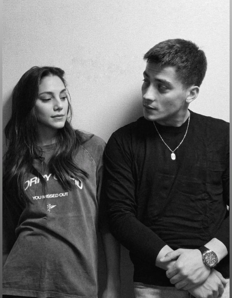 KayzerUpdates's tweet image. Onedio.com'un hazırladığı "Ne Seneydi Be" ödüllerinde #DilînDöğer ve #AtakanÖzkaya "En Çok Yakışan Dizi Çifti", "En İyi Kadın Oyuncu" ve "En İyi Erkek Oyuncu" dallarında aday✨️ Oy vermek için;
onedio.com/haber/onedio-n…