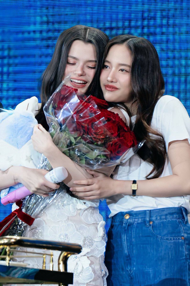 NONGPLOY9489's tweet image. ความน่ารักของน้องนุนิวเสียงนุ่มละมุมมากว่าแต่คุณพี่Thaigirlfriend เขาไปเป็นช่างไฟไปหาข้าวกินด้วยน๊า 🤣🤣🤣🤣

#srchafreen #Beckysangels 
#FreenBecky #ฟรีนเบค‌