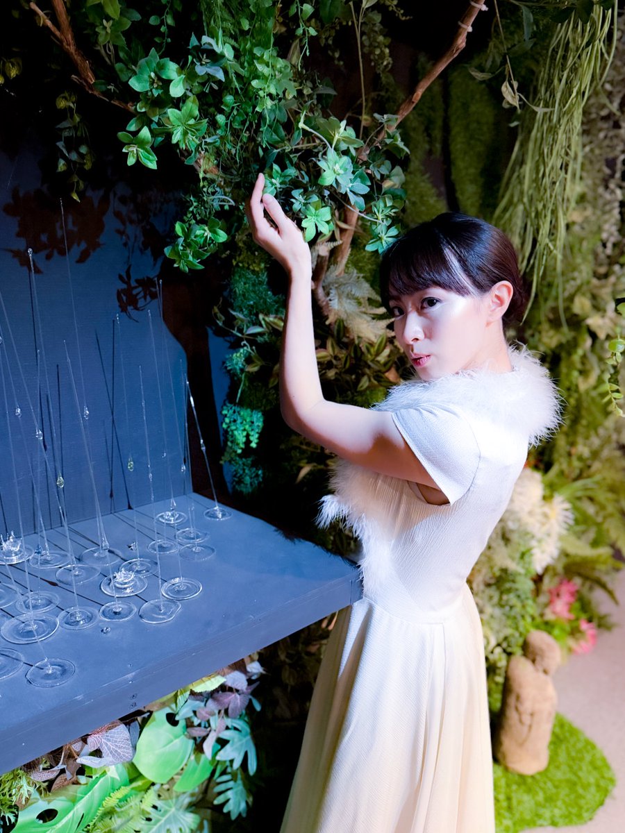 見たもの、触れたもの、感じたもの。
そこにある感情に耳を傾けて
"いま"しかないものを大切に
今日しか出来ない表現ができたらと
懸命に生きました

本日もありがとうございました😌✨
次回は12/16(火)
年内最後の出演です。
是非お待ちしております😊🔥

#Anemoiatokyo 
#🚉
#DAZZLE