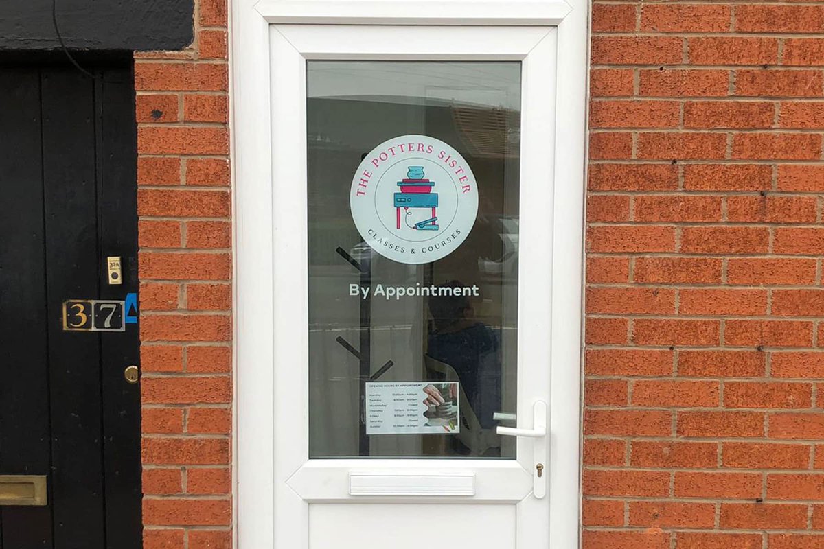 PoppySignsltd's tweet photo. A lovely upgrade for The Potters Sister 🎨🤎

We designed and installed a new printed tray sign plus reverse-printed window vinyl's to give their studio frontage a warm, creative feel.

📞 Looking to refresh your shopfront? We can help.

#ShopfrontSignage #WindowGraphics https://t.co/TfnWWF666Y