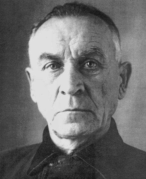 Antoni Pajdak, born #OTD in 1894, was a member of Poland’s WW2 underground government.

Arrested by the NKVD, he was sentenced to labor camps during the Moscow Trial of the Sixteen. He returned to Poland in 1955 and later co-founded the Workers’ Defence Committee.