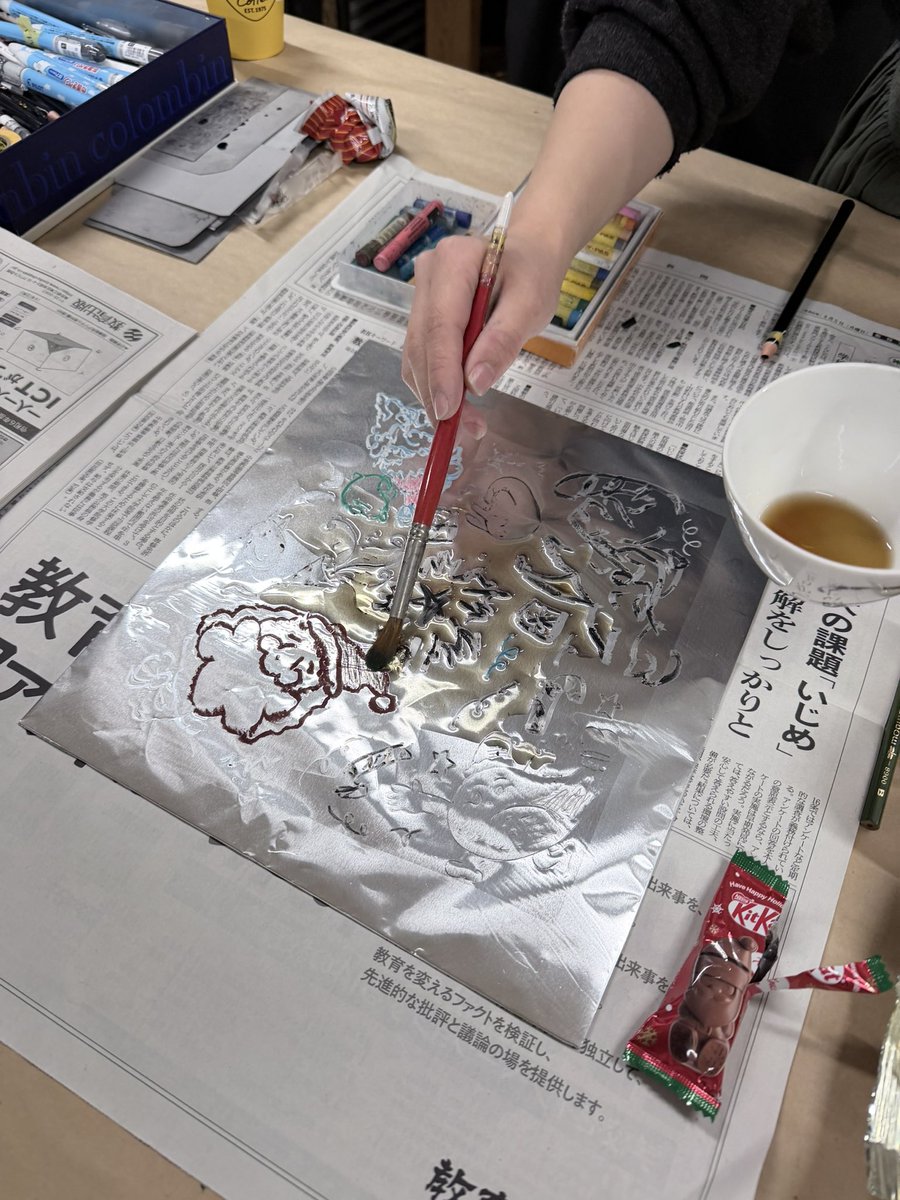 版画工房遊びに行ったらアルミホイルで簡易的なリトグラフやらせて