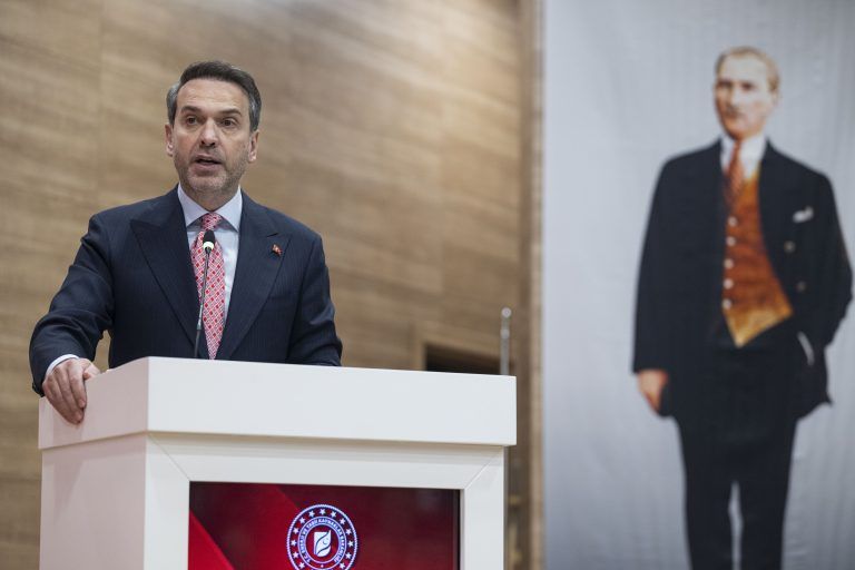 enerjigundemim's tweet image. Bayraktar, Eti Maden ve MTA’nın 90. Yılını Kutladı 

 "MTA'nın arayan ve bulan gözü, Eti Maden işleyen ve değer katan eliyle, 'Türkiye Yüzyılı, Madenciliğin Yüzyılı' olacak."

enerjigundemi.com/bayraktar-eti-…
#Madencilik #EtiMaden #MTA #EnerjiSektörü #enerjihaberleri #AlparslanBayraktar