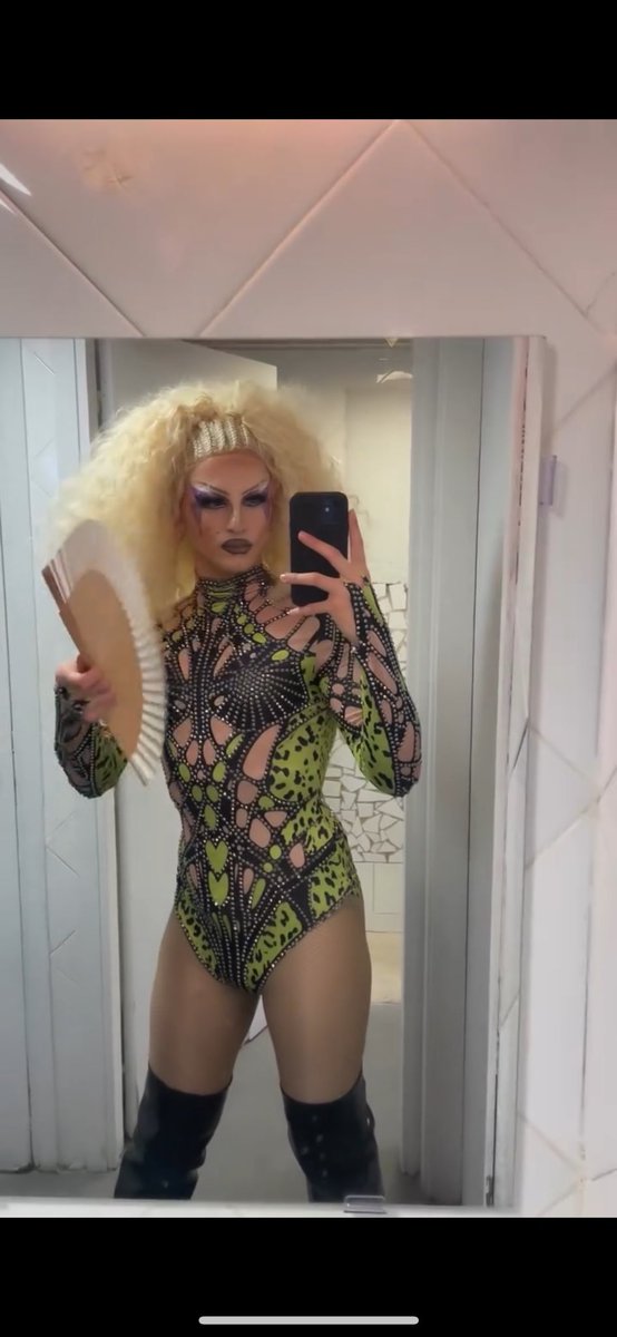 dededeoon's tweet image. FULL DRAG // OUT OF DRAG