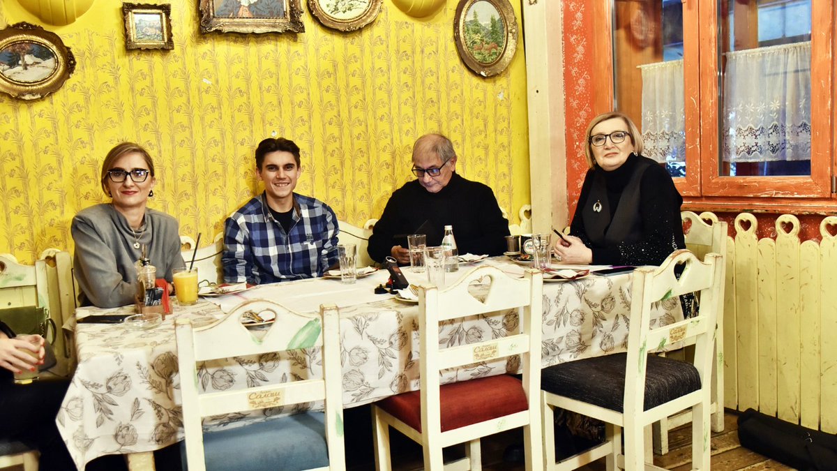 ColorMediaCom's tweet image. Dan Laze Telečkog obeležen je u lokalu Lazin Salaš. Panel i izložba predstavili su stvaralaštvo glumca koji je oblikovao pozorišnu scenu Novog Sada. Manifestaciju je realizovalo udruženje The Best Fest uz podršku Pokrajinskog sekretarijata za kulturu. #LazaTelečki #NoviSad