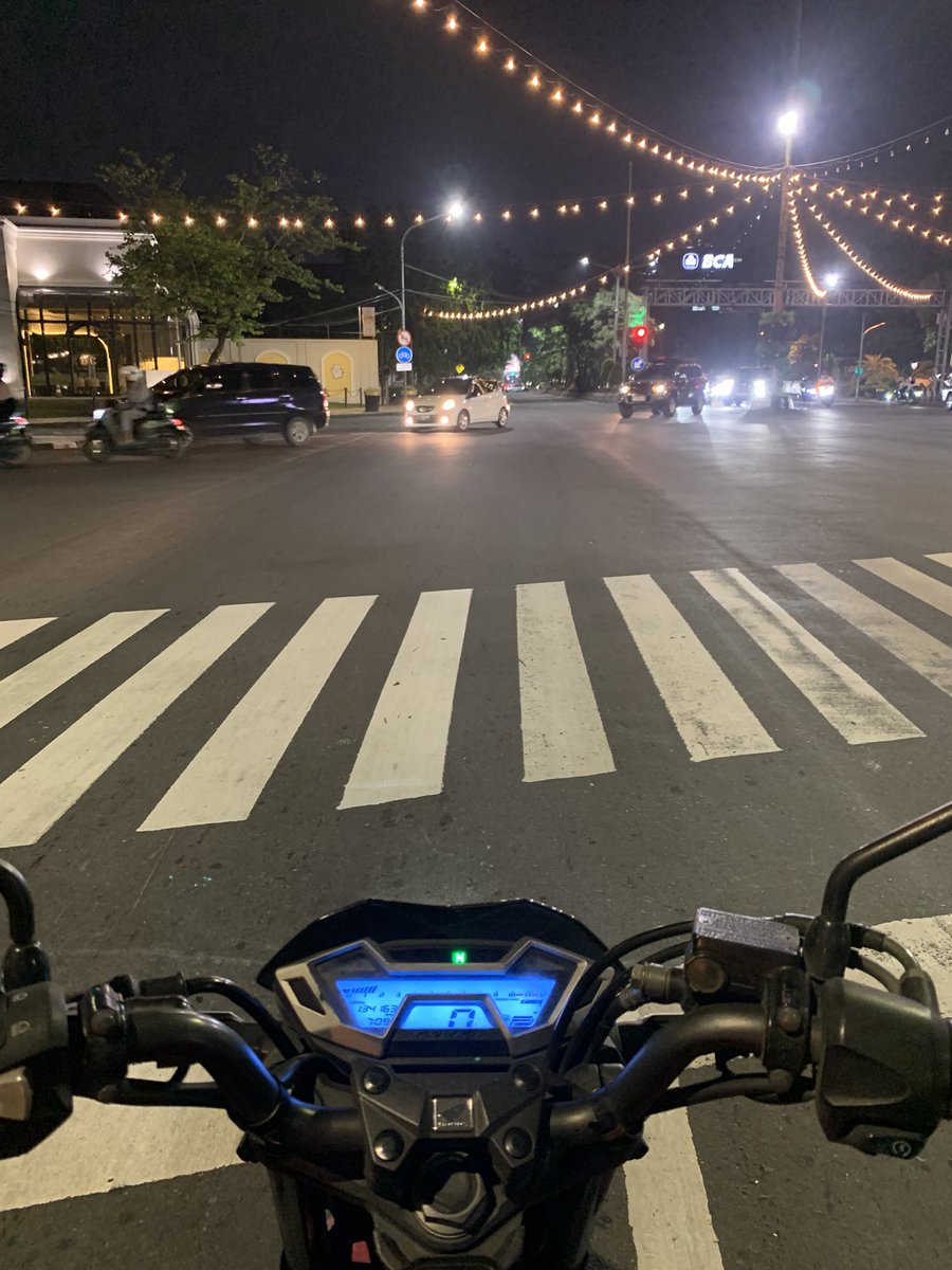 putu2221's tweet image. Otw ya, km siap siap,  misal..🫠🫠 #Surabaya #Sidoarjo