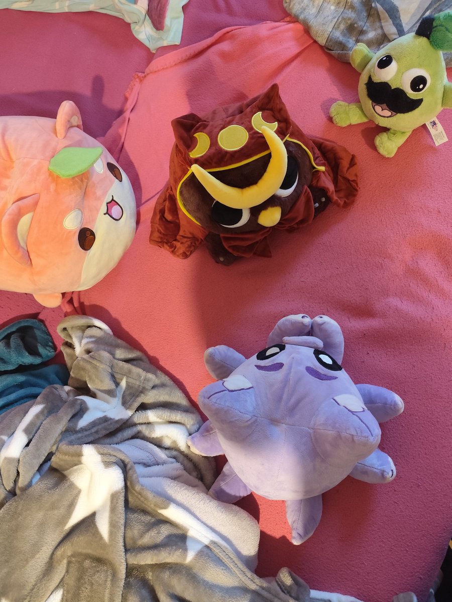 Tinker93Xx's tweet photo. Hootzifer (@Jinjaowo ) ist der neue Freund für Peachy (@NayamiiChan ), Nekopussy &amp; Matschbirne (@MissMoep ) 😍🥰 https://t.co/F8aWeG2j4U