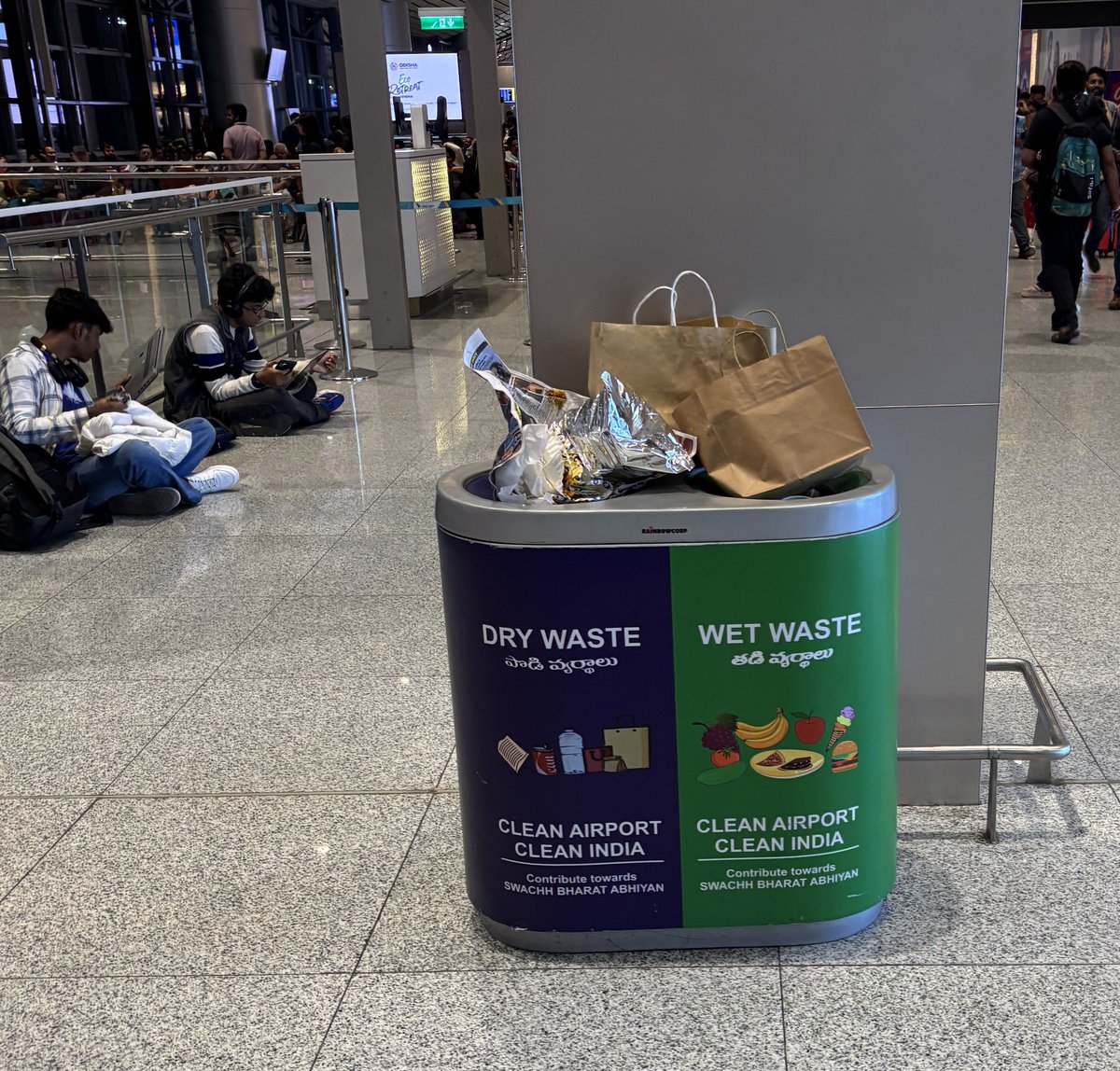 ehteshamhaq's tweet photo. @DGCAIndia @PMOIndia @timesofindia @IndiaToday @PTI_News scenes from #HyderabadAirport @IndiGo6E shame! https://t.co/1ZFZdjalnG