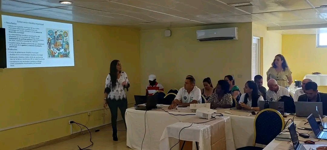 Sa5Tania's tweet photo. Taller de Socialización del PoA 2026. Proyecto Gobernanza climática municipal y producción agroforestal sostenible de alimentos con bajas emisiones y adaptadas al cambio climático en Cienfuegos y Pinar del Río, Cuba.

#cienpinos #Asdi #CATIE #IndioHatuey https://t.co/bqiwpFmLRp
