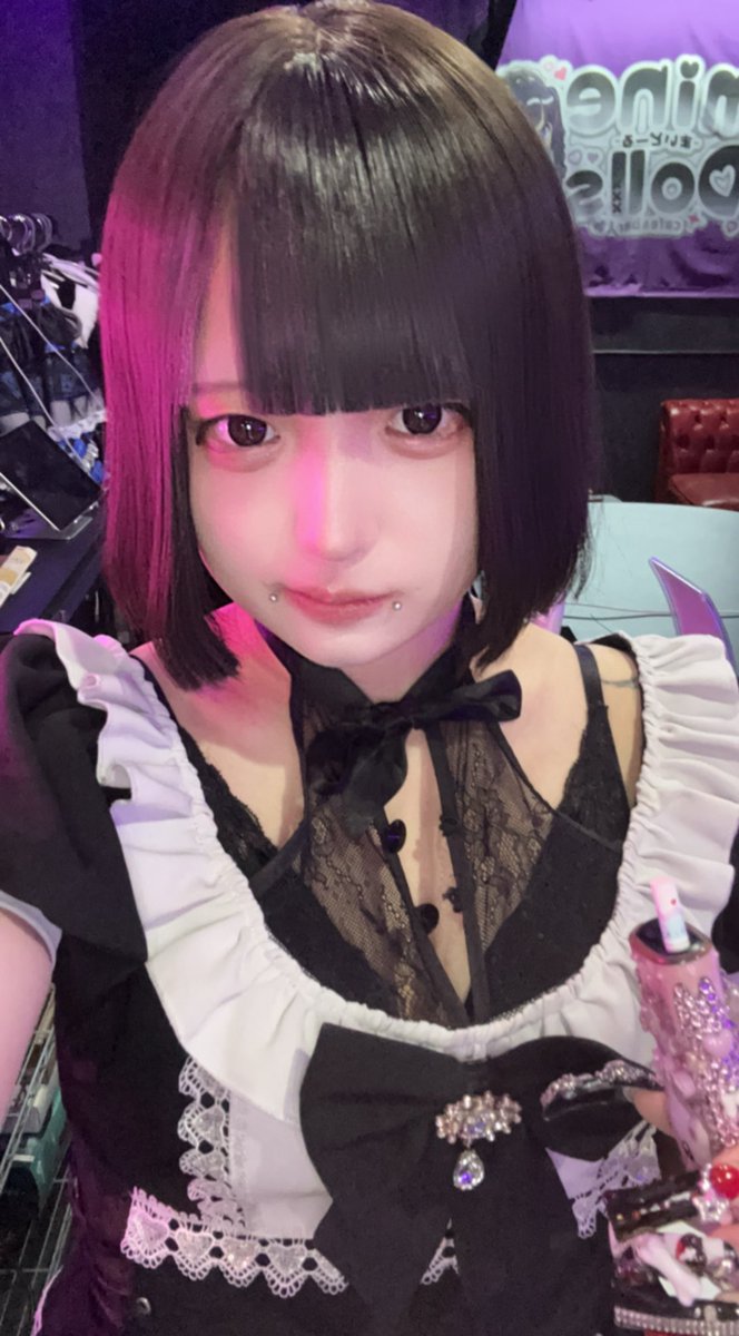 💕23:30〜💕
遅刻‼️メイク薄くてロリ‼️
#美男美女さんと繋がりたい #美男美女さんとつながりたい #自撮り界隈  #コンカフェ嬢 #コンカフェ営業ください  #コンカフェ大阪 #コンカフェ営業ください #宗右衛門町コンカフェ #コンカフェ