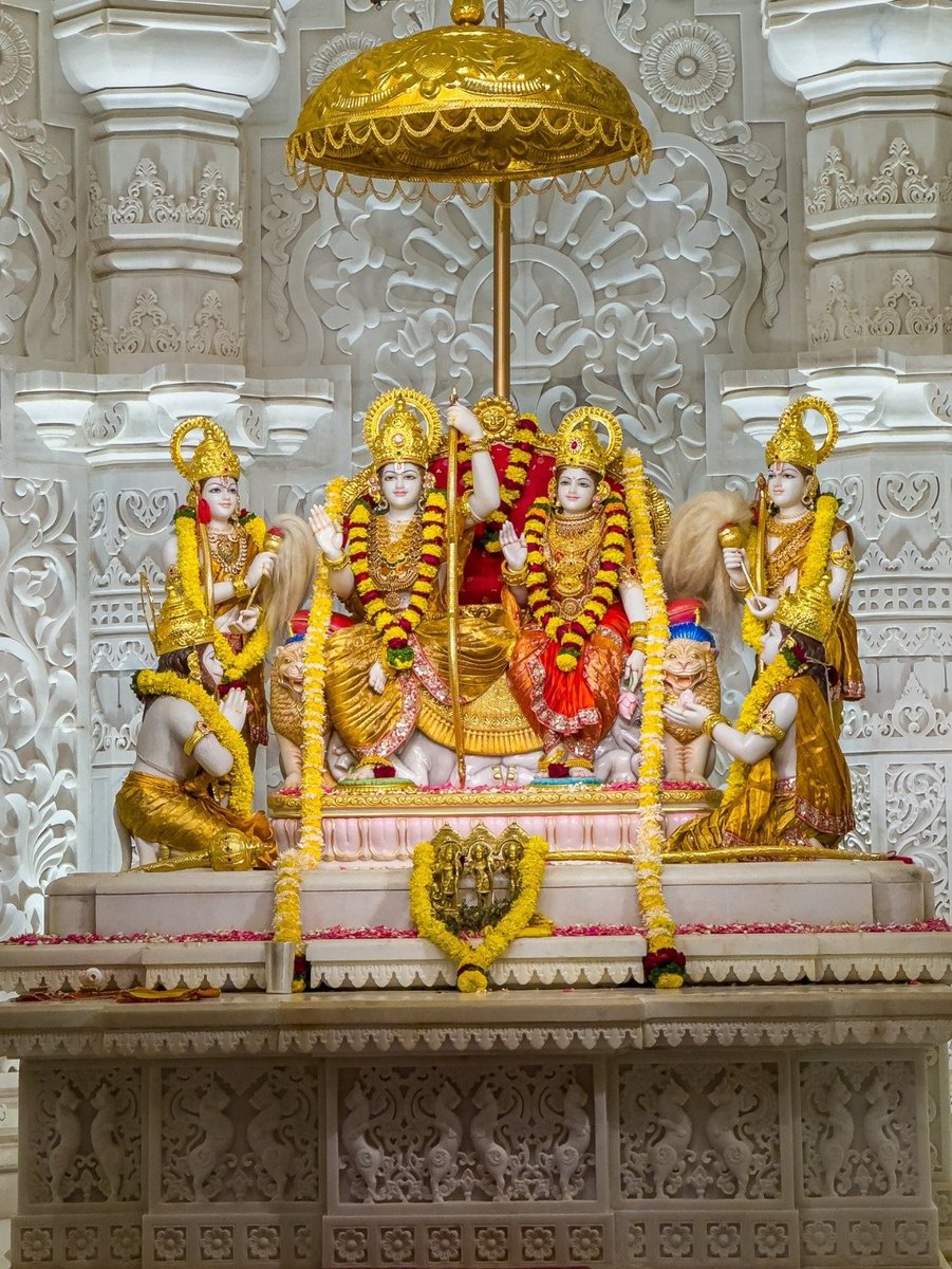 Ankit4_BJP's tweet image. &quot;मर्यादा पुरुषोत्तम राम&quot;
धर्म और कर्तव्य में जो सबसे महान।
सत्य, त्याग, और आदर्श का प्रतीक,
भक्तों के लिए जीवन का महान पाठ ।।

जय रघुनंदन जय सियाराम 🚩🚩